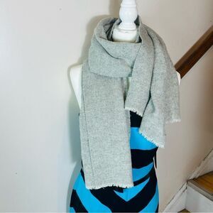 COS 100% wool scarf